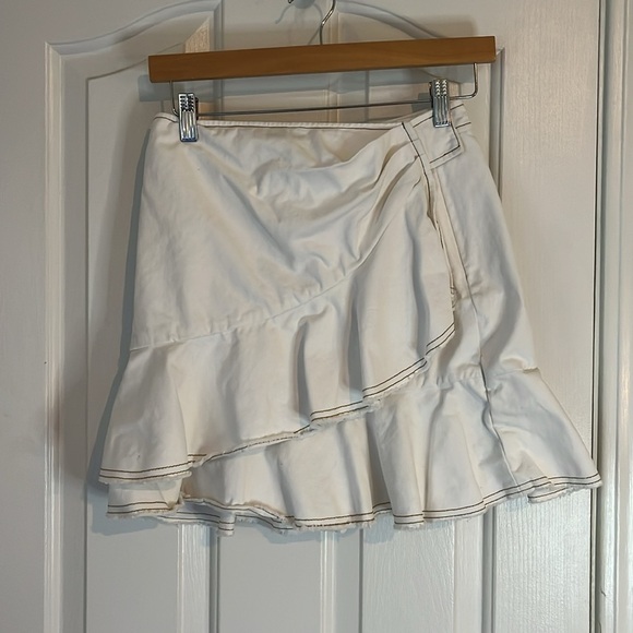 Cinq à Sept | Tous Les Jours Anson Twill Mini Skirt in Off White Sz 4 Faux Wrap - Picture 4 of 13